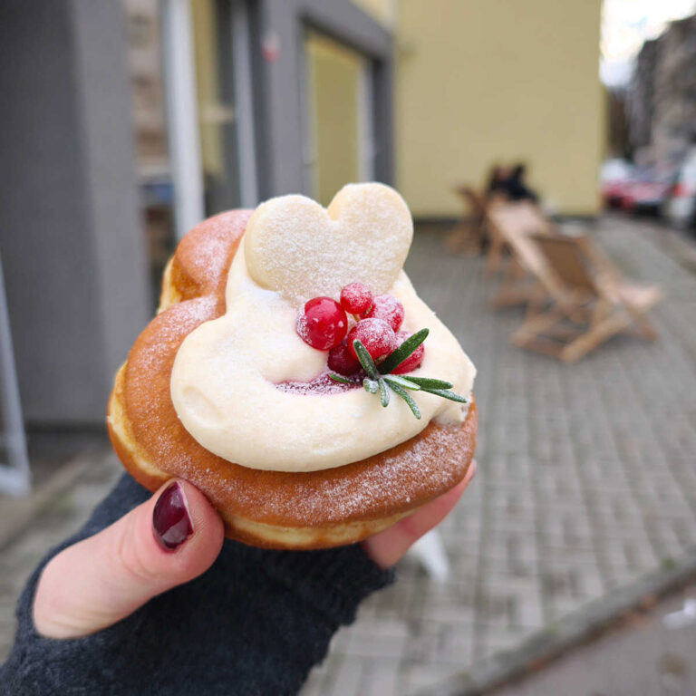 8 Best Bakeries for Doughnuts, Cronuts, Kobliha & Vdolky in Prague (2026)